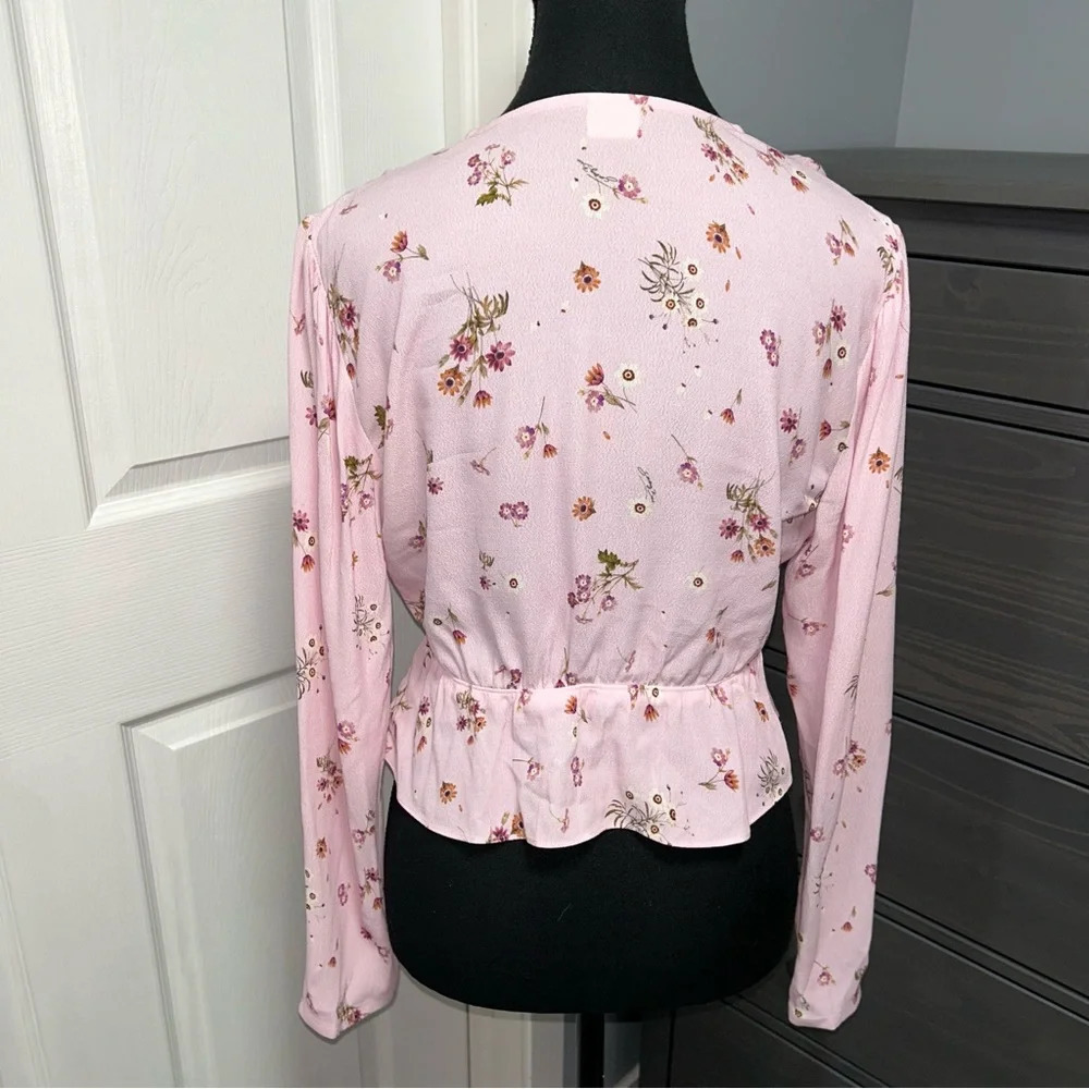Aritzia - Sunday Best Blouse - Picture 3 of 6